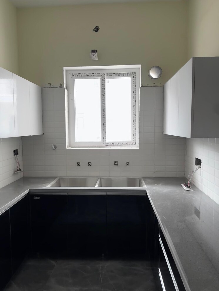 Kitchen, pir machalla 3 Bedroom 1100 Sq.Ft. Builder Floor In Pir Machalla Zirakpur 9064111