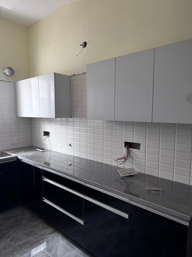 Kitchen, pir machalla 3 Bedroom 1100 Sq.Ft. Builder Floor In Pir Machalla Zirakpur 9064111