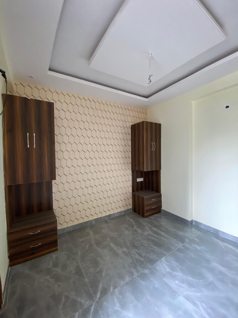 Room, pir machalla 3 Bedroom 1100 Sq.Ft. Builder Floor In Pir Machalla Zirakpur 9064111