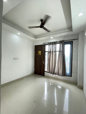 Room in 1 BHK Builder Floor at Freedom Fighters Enclave – for Rent