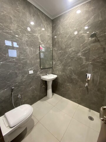 Bathroom in 4 BHK Independent House at Unitech The Close South, Sector 50 – for Sale