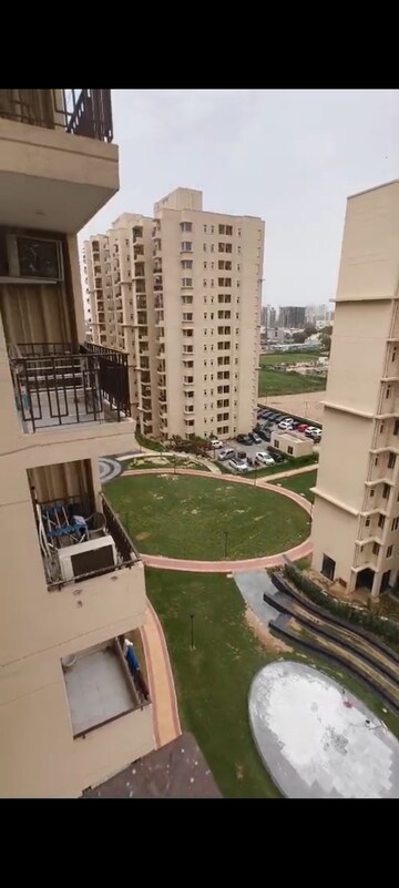 Team Area in 2 BHK Apartment at Signature Global Orchard Avenue, Sector 93 – for Sale