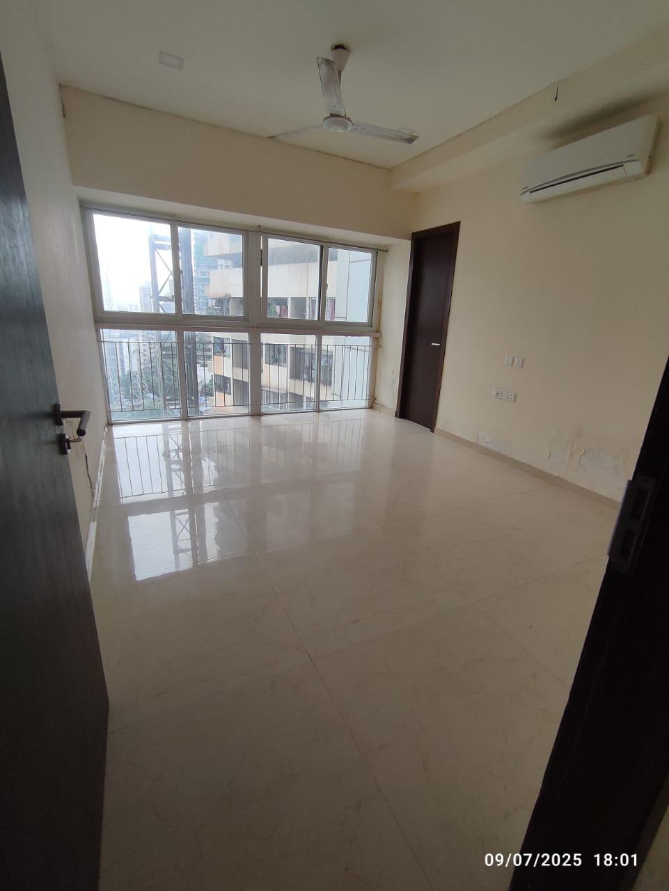 2 BHK Apartment For Rent in Ruparel Ariana