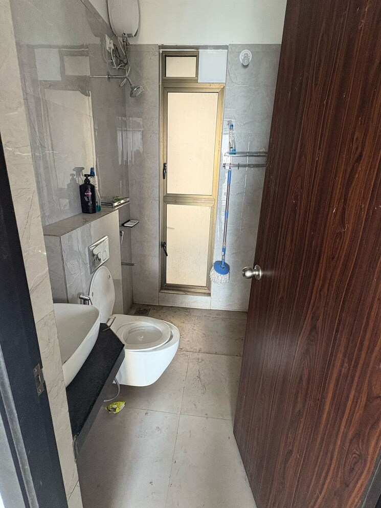 Bathroom, lodha-casa-ultima 1.5 Bedroom 571 Sq.Ft. Apartment In Chirak Nagar Thane 9064198