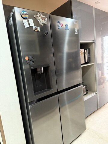 Furnished Amenities in 3 BHK Apartment at Unitech The Close South, Sector 50 – for Sale