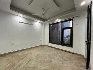 Room in 3 BHK Apartment at Saket – for Rent