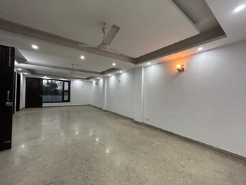 Room in 3 BHK Apartment at Saket – for Rent