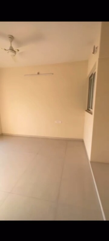 Master Bedroom in 2.5 BHK Apartment at Vijay Orovia, Ghodbunder Road – for Rent