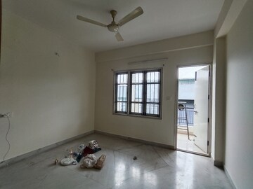 Room in 2 BHK Apartment at Creative Environs, Hsr Layout – for Rent