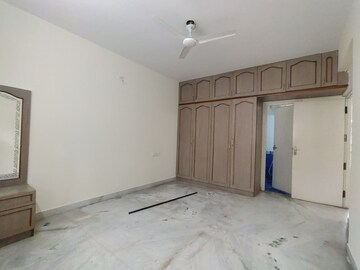 Room in 2 BHK Apartment at Creative Environs, Hsr Layout – for Rent