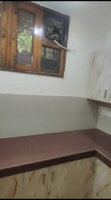 Furnished Amenities in 3 BHK Builder Floor at Malviya Nagar – for Rent
