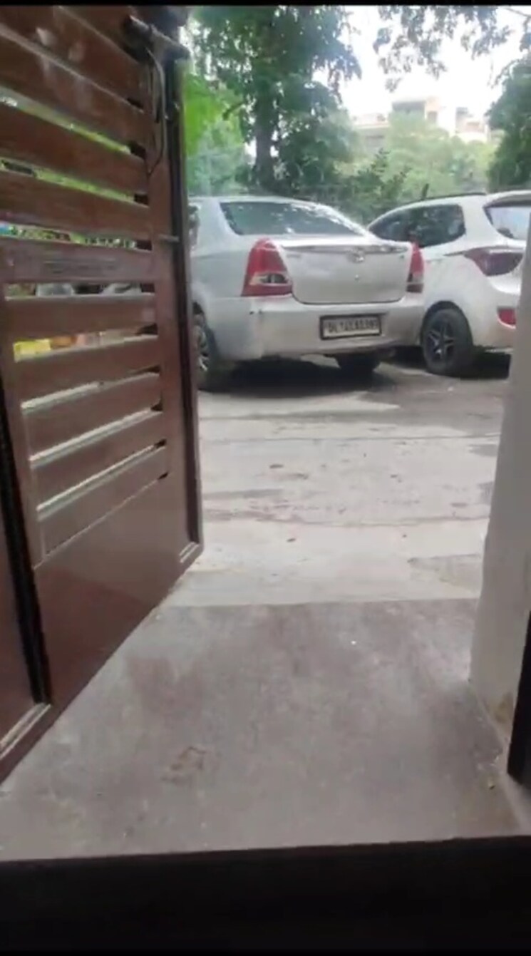  Parking, malviya nagar 3 Bedroom 2700 Sq.Ft. Builder Floor In Malviya Nagar Delhi 9064278