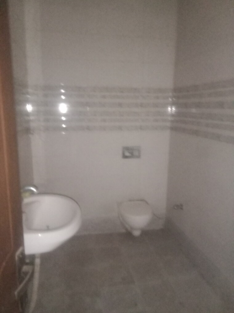 Bathroom, dhakoli 2 Bedroom 1000 Sq.Ft. Builder Floor In Dhakoli Zirakpur 9064279