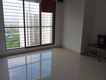 Room in 2 BHK Apartment at Runwal Eirene, Balkum Pada – for Rent