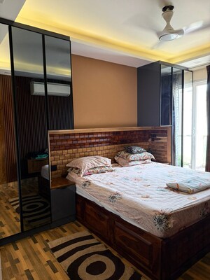 Bedroom in 4 BHK Builder Floor at Unitech South City II, Sector 50 – for Rent