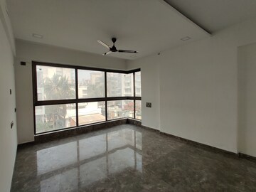 Room in 3.5 BHK Apartment at Sach 9 Almeida, Bandra West – for Sale