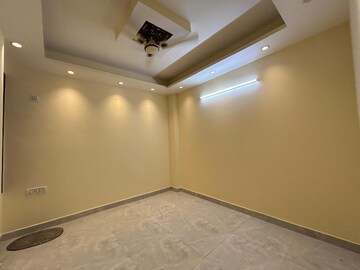Room in 2 BHK Apartment at Saket – for Rent