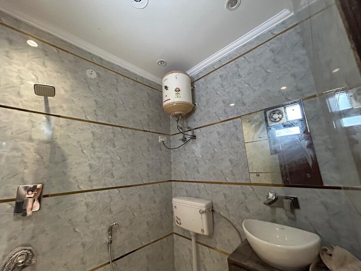 Bathroom, saket 2 Bedroom 950 Sq.Ft. Apartment In Saket Delhi 9064330