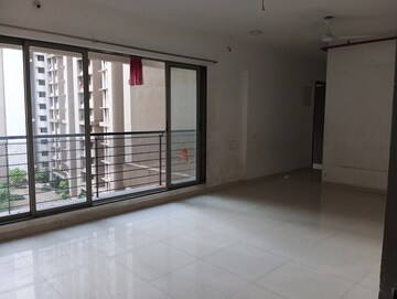 Room in 3 BHK Apartment at Runwal Eirene, Balkum Pada – for Sale