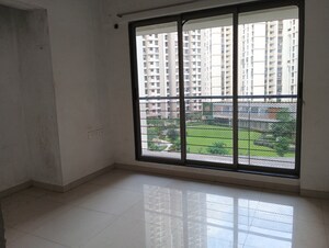 Room in 3 BHK Apartment at Runwal Eirene, Balkum Pada – for Sale
