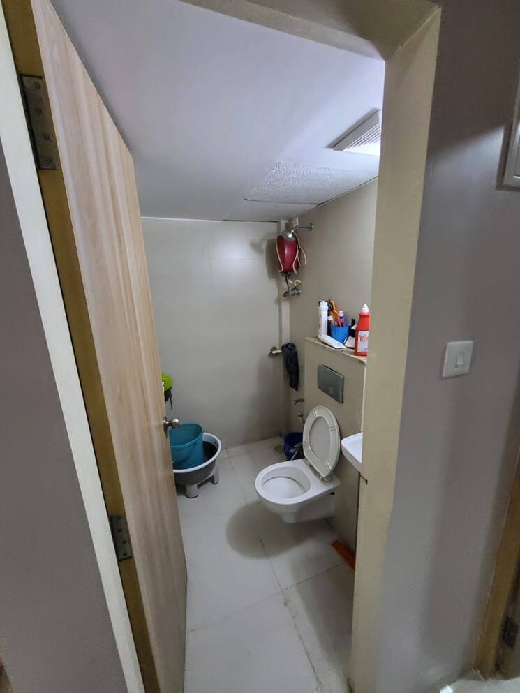 Bathroom, a-and-o-realty-eminente 1 Bedroom 390 Sq.Ft. Apartment In Dahisar East Mumbai 9064300