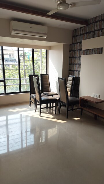 Team Area in 4 BHK Apartment at La Roche, Bandra West – for Sale