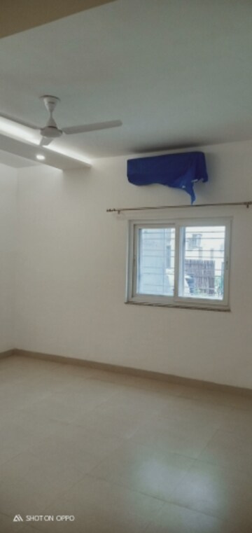 Room in 4 BHK Apartment at DDA Rosewood Apartments, Vasant Kunj – for Rent