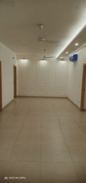 Room in 4 BHK Apartment at DDA Rosewood Apartments, Vasant Kunj – for Rent