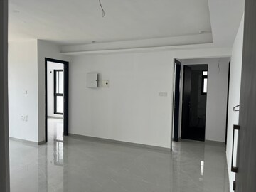 Room in 2 BHK Apartment at Dev Leo Tower, Oshiwara – for Sale