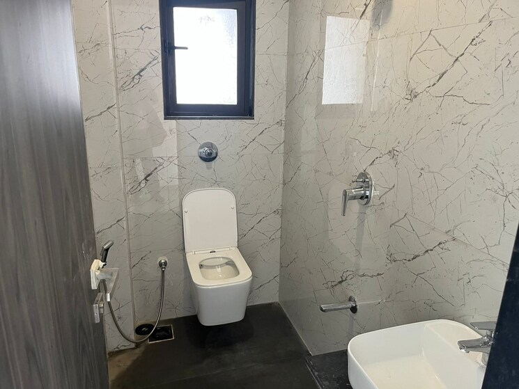 Attached Bathroom, dev-leo-tower 2 Bedroom 900 Sq.Ft. Apartment In Oshiwara Mumbai 9064372