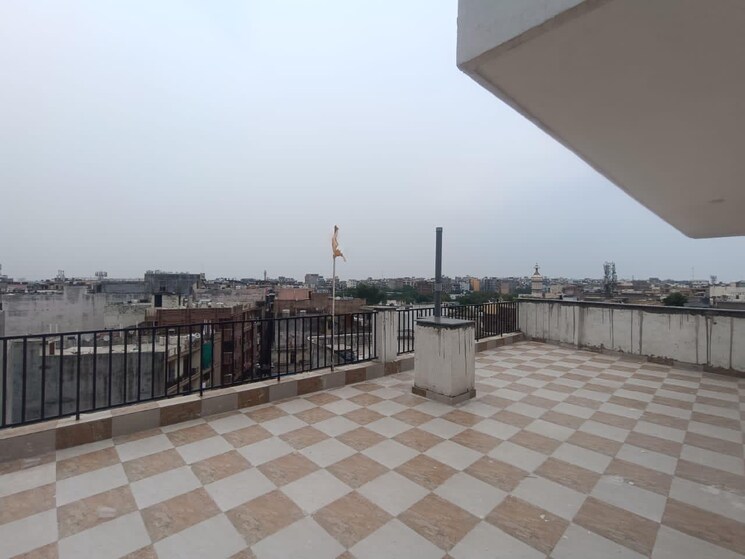 Balcony, kishangarh 1 Bedroom 500 Sq.Ft. Builder Floor In Kishangarh Delhi 9064423