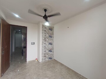 Room in 1 BHK Builder Floor at Kishangarh – for Rent
