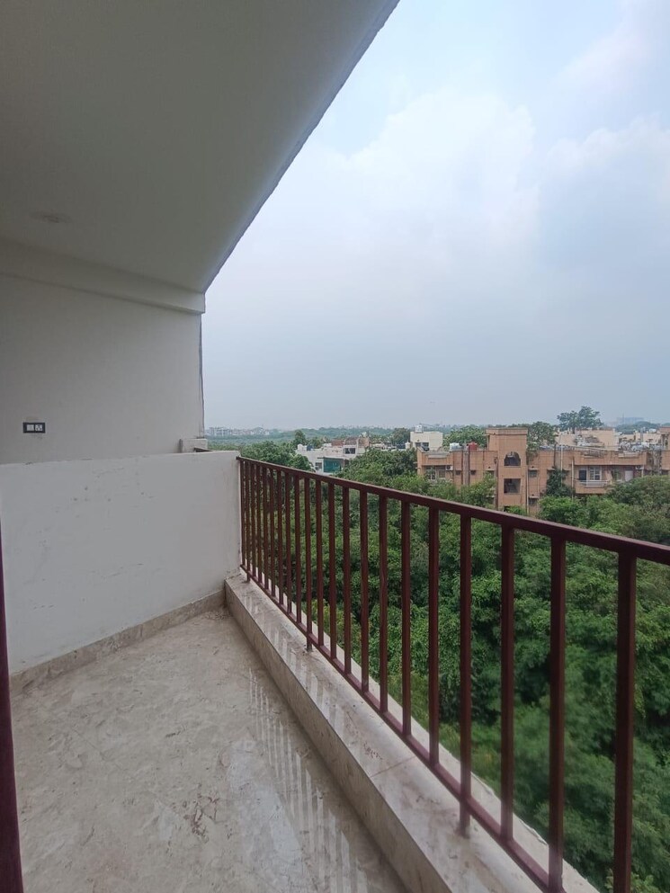 Balcony, kishangarh 1 Bedroom 500 Sq.Ft. Builder Floor In Kishangarh Delhi 9064423