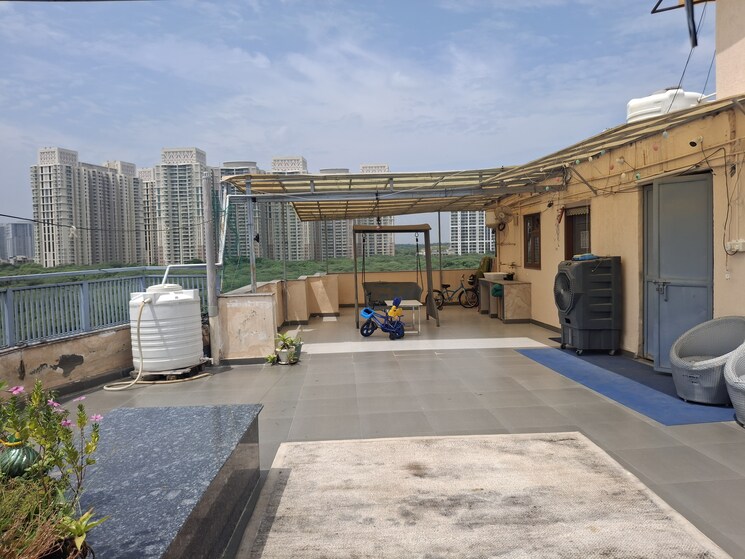 Terrace, suncity 5 Bedroom 5000 Sq.Ft. Builder Floor In Suncity Gurgaon 9064434
