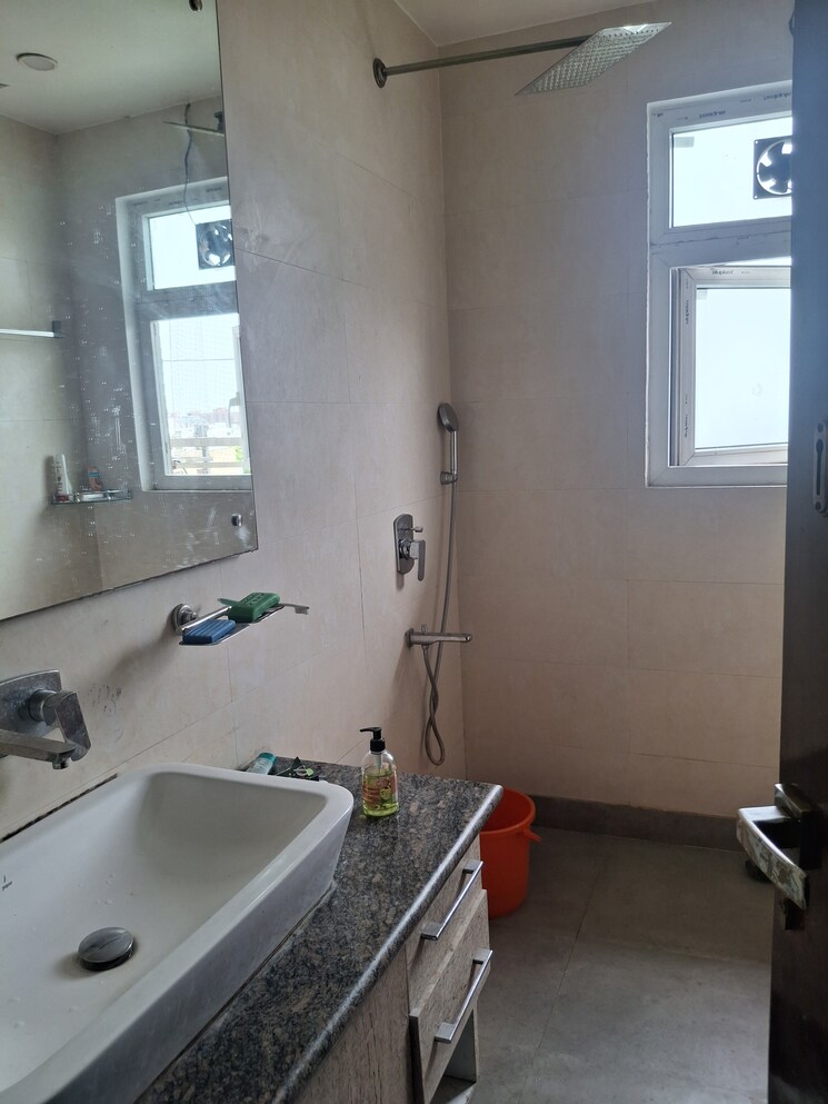 Attached Bathroom, suncity 5 Bedroom 5000 Sq.Ft. Builder Floor In Suncity Gurgaon 9064434