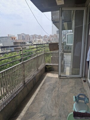 Balcony in 5 BHK Builder Floor at Suncity – for Sale