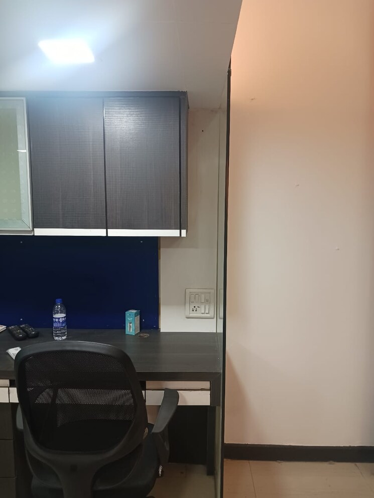 Team Area, ghatkopar west Commercial Office Space 450 Sq.Ft. In Ghatkopar West Mumbai 9064457