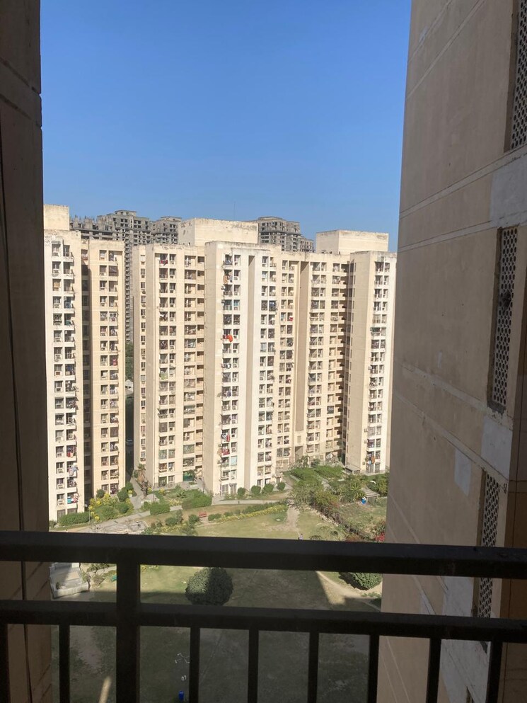 Exterior View, jaypee-greens-kosmos 3 Bedroom 1340 Sq.Ft. Apartment In Sector 134 Noida 9064488