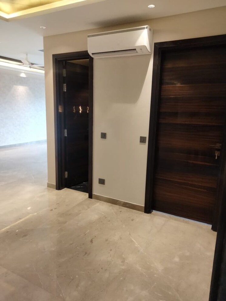 Room, sushant lok i 4 Bedroom 2700 Sq.Ft. Builder Floor In Sushant Lok I Gurgaon 9064494