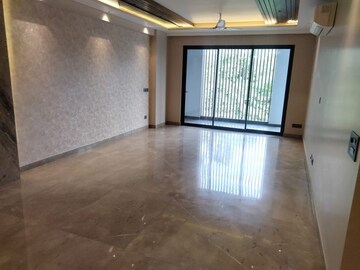 Room in 4 BHK Builder Floor at Sushant Lok I – for Rent