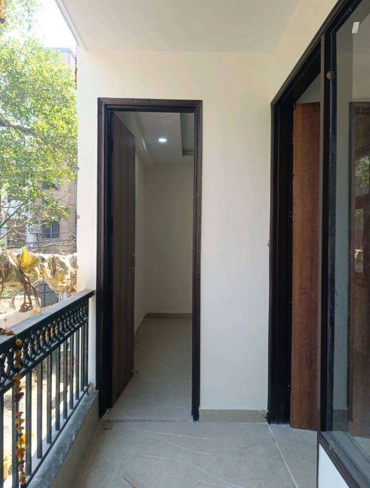 Balcony, jawahar park 3.5 Bedroom 1100 Sq.Ft. Apartment In Jawahar Park Delhi 9064518