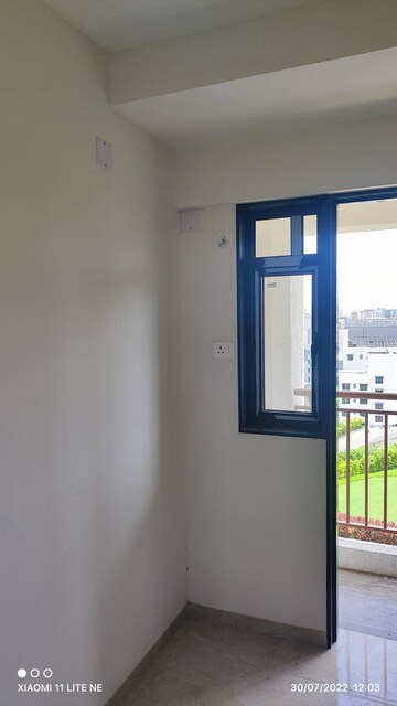 Room in 1.5 BHK Apartment at Dahisar East – for Sale