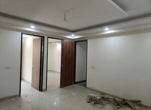 Room in 3.5 BHK Apartment at Jawahar Park – for Sale