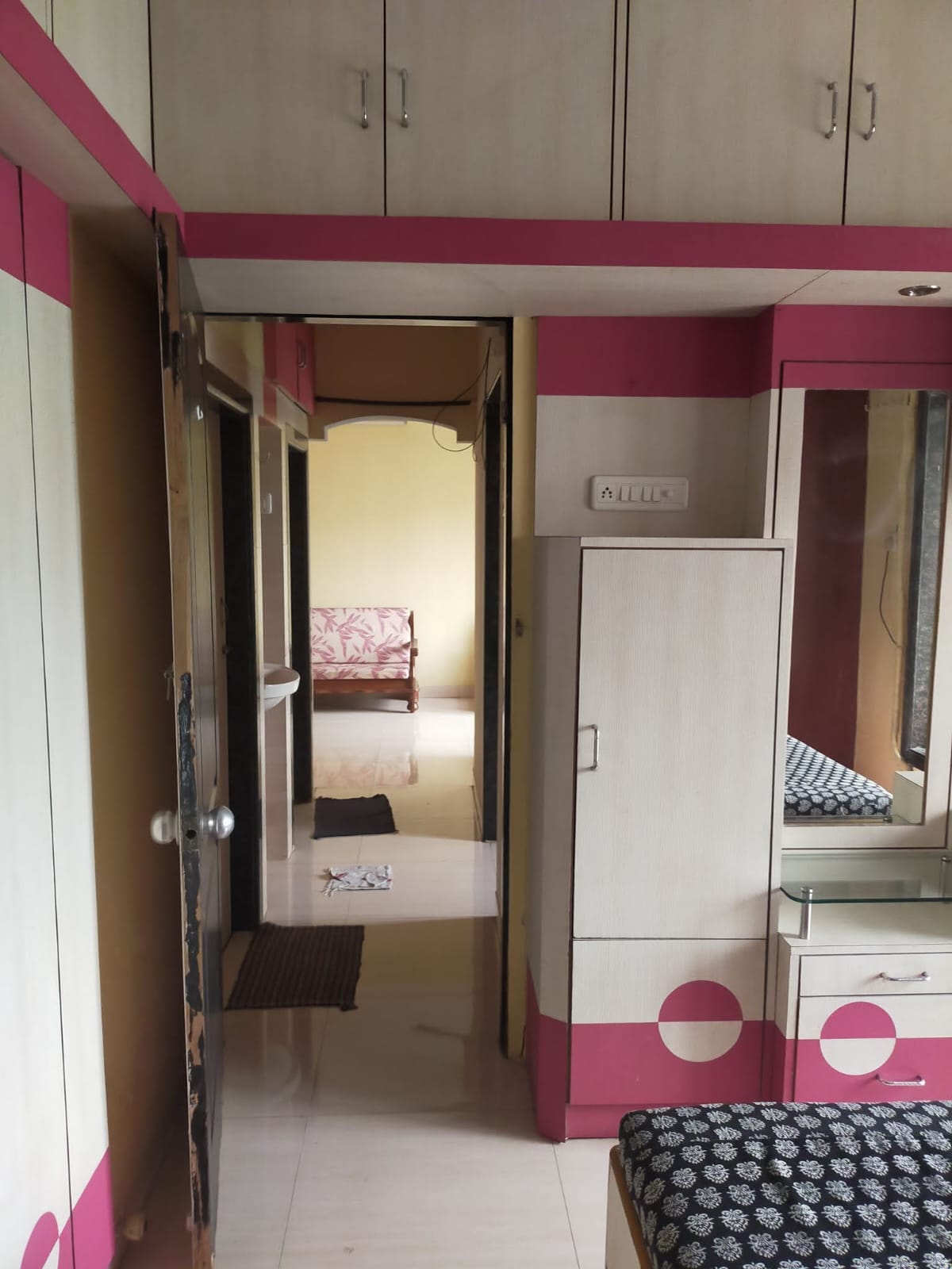 1 BHK + Extra Room Apartment For Rent in Raunak Heights