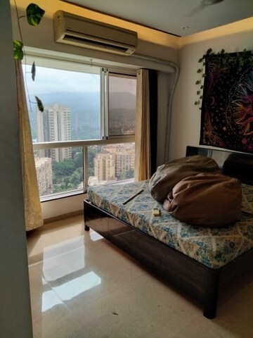 Bedroom in 2.5 BHK Apartment at Kandivali East – for Rent