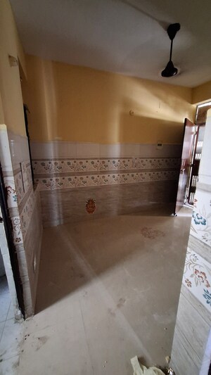 Room in 1.5 BHK Apartment at Sector 10 Greater Noida – for Sale