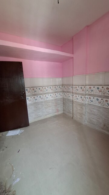 Room in 1.5 BHK Apartment at Sector 10 Greater Noida – for Sale