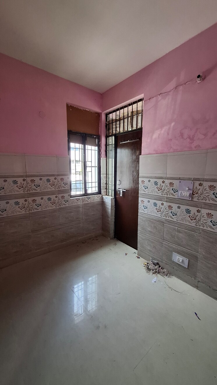 Bedroom, sector 10 greater noida 1.5 Bedroom 30 Sq.Yd. Apartment In Sector 10 Greater Noida Greater Noida 9064601