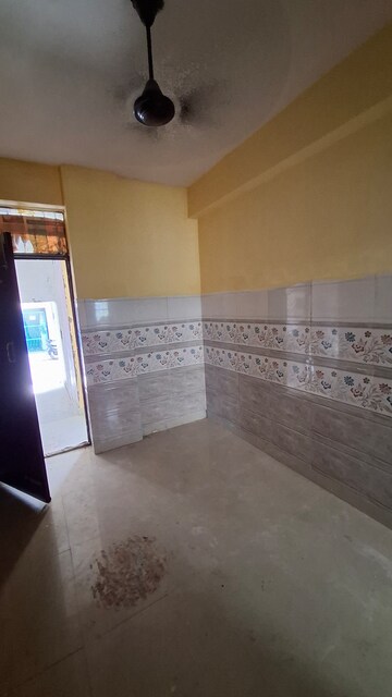 Room in 1.5 BHK Apartment at Sector 10 Greater Noida – for Sale