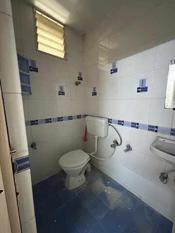Bathroom in 3 BHK Apartment at Nehrunagar – for Rent